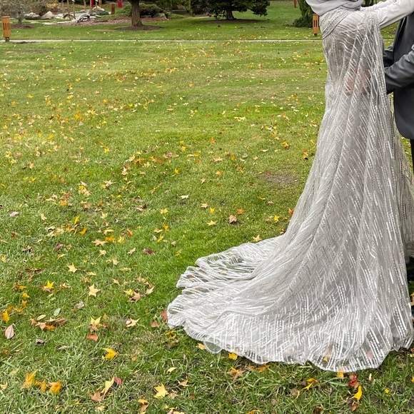 Extravagant Evening Gown - Picture 5 of 6